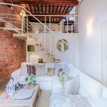 Centrally-located In Apartamento